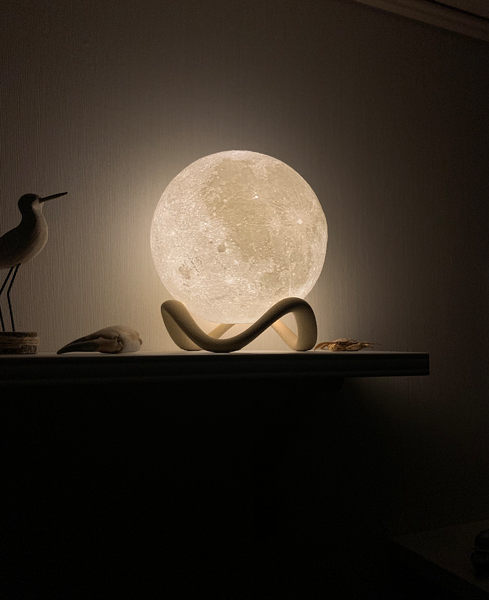 Ayla (The Moon Lamp)